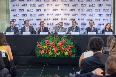 151209 PGR Dia Internacional Combate Corrupcao Leonardo Prado-9.jpg
