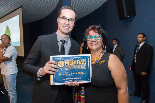 160329 Ato Entrega Assinaturas 10 medidas Combate Corrupcao - Antonio (32).jpg
