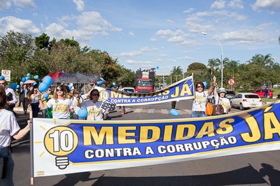 160329 Ato Entrega Assinaturas 10 medidas Combate Corrupcao - Antonio (53).jpg