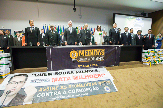 160329 Ato Entrega Assinaturas 10 medidas Combate Corrupcao - Antonio (55).jpg