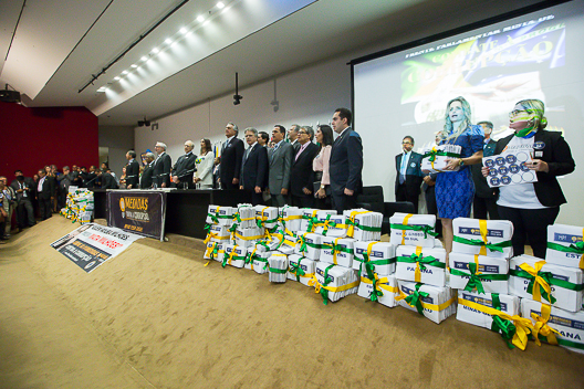 160329 Ato Entrega Assinaturas 10 medidas Combate Corrupcao - Antonio (58).jpg