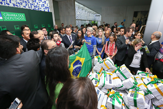 160329 Ato Entrega Assinaturas 10 medidas Combate Corrupcao - Antonio (68).jpg