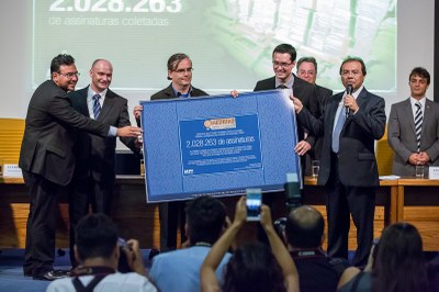 160329 Ato Entrega Assinaturas 10 medidas Combate Corrupcao - Joao Americo-143.jpg