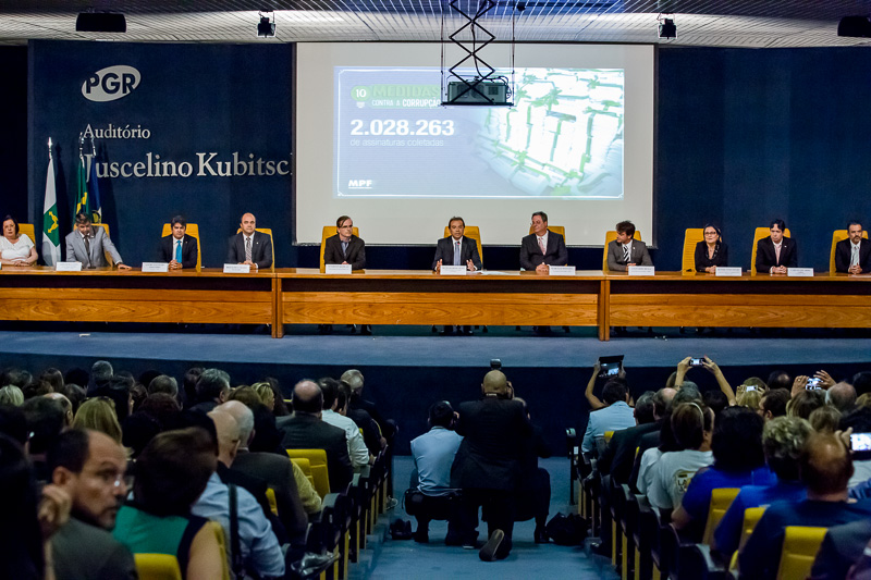 160329 Ato Entrega Assinaturas 10 medidas Combate Corrupcao - Joao Americo-24.jpg
