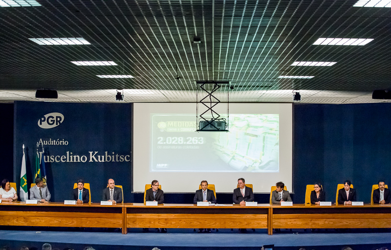 160329 Ato Entrega Assinaturas 10 medidas Combate Corrupcao - Joao Americo-31.jpg