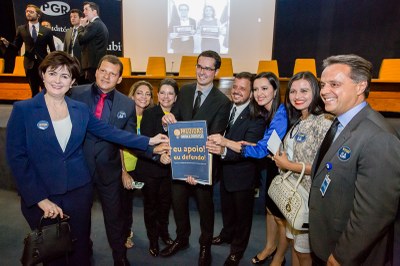 160329 Ato Entrega Assinaturas 10 medidas Combate Corrupcao - Joao Americo-9.jpg